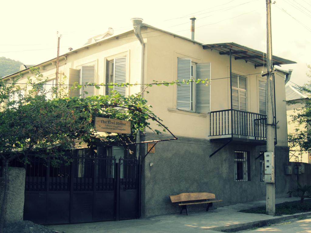 The Kiwi House Hotel Lagodekhi Bagian luar foto